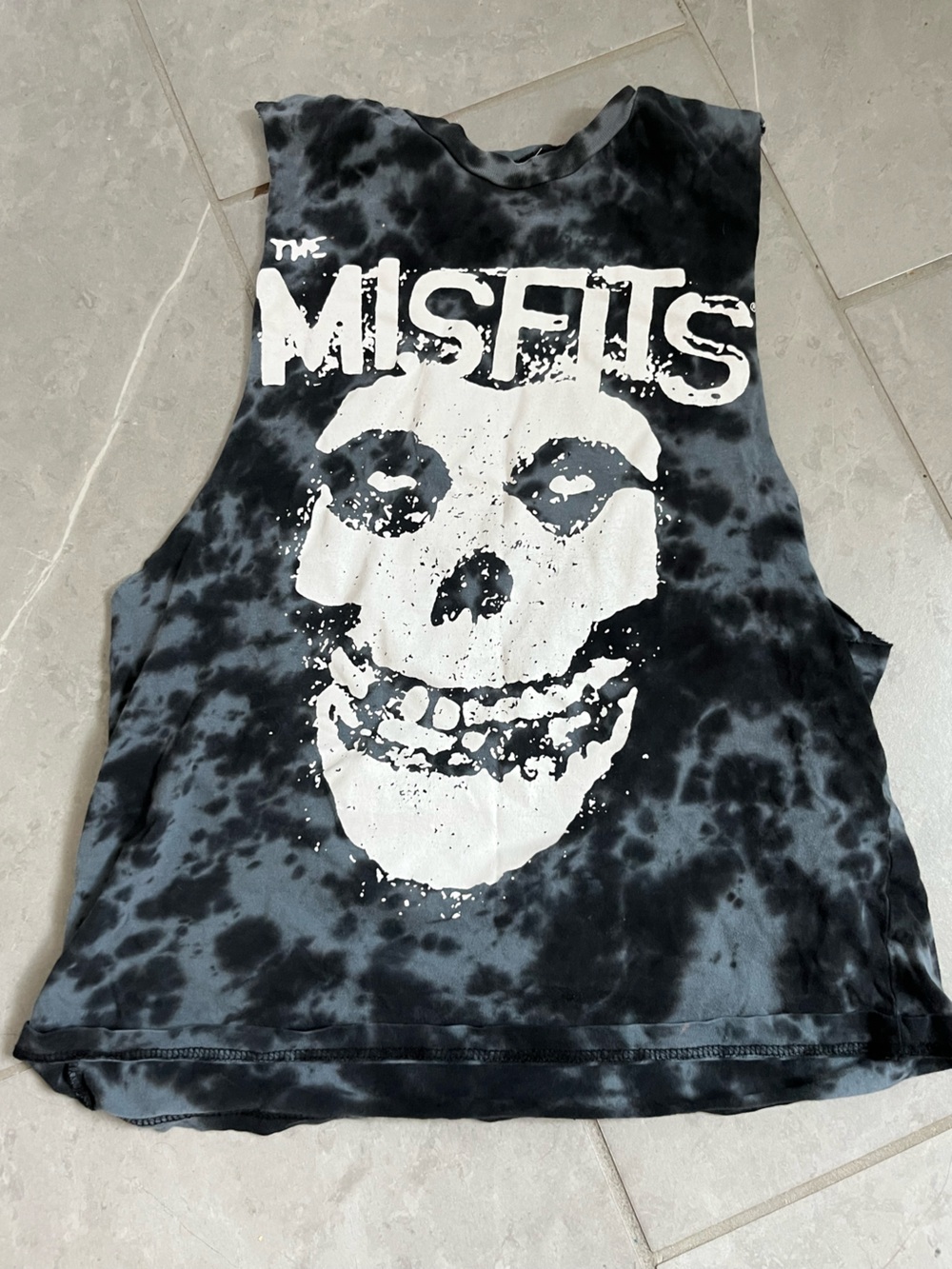 Tie-Dye Skull Graphic Tee in Black and White